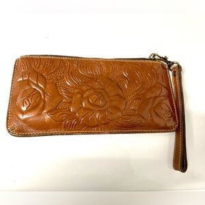 Patricia Nash Tooled Florence St Croce Wristlet Clutch Brown Wallet, like New.